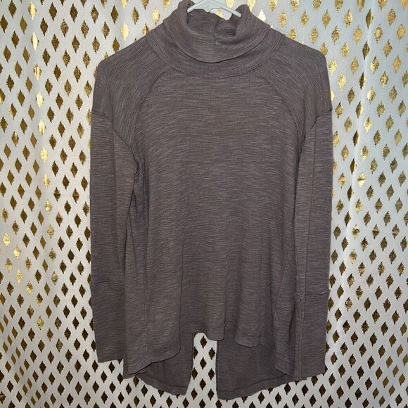 Free People We The Free Tara Top Turtleneck Split Back Long Sleeve Rust Grey siz - Picture 2 of 5
